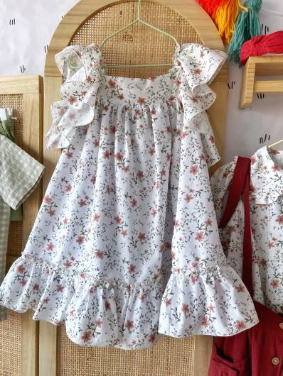 Vestido MERLOT Boetie Flores Volante Hombros en Maunaloakids