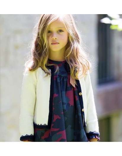 CHAQUETA KIDS CHOCOLATE BLANCA BORDADOS BEBE NINA. COLECCIÓN CAMUFLAJE