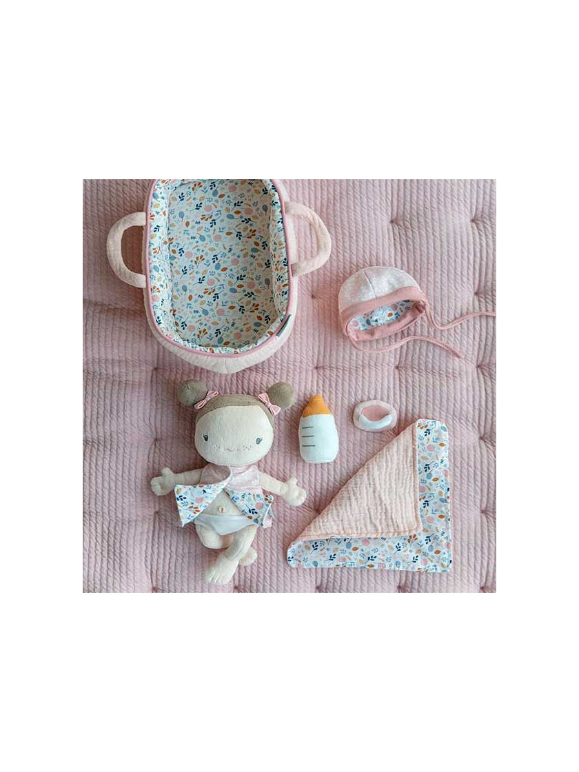 Bebé rosa con canastilla y accesorios